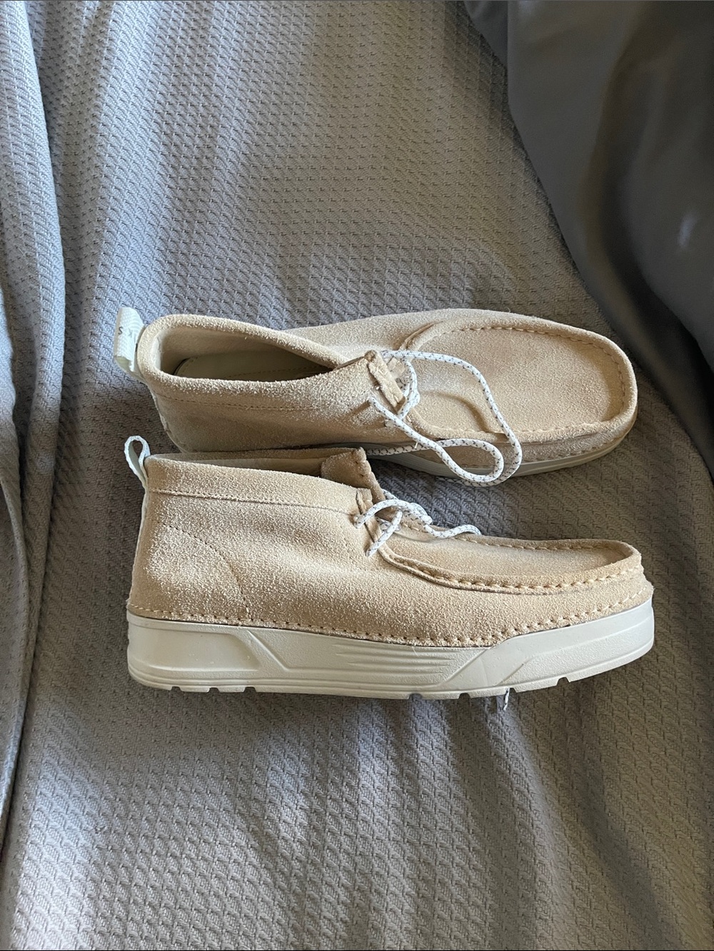 Clarks Men's Suede Chukka Boots in Light Tan
